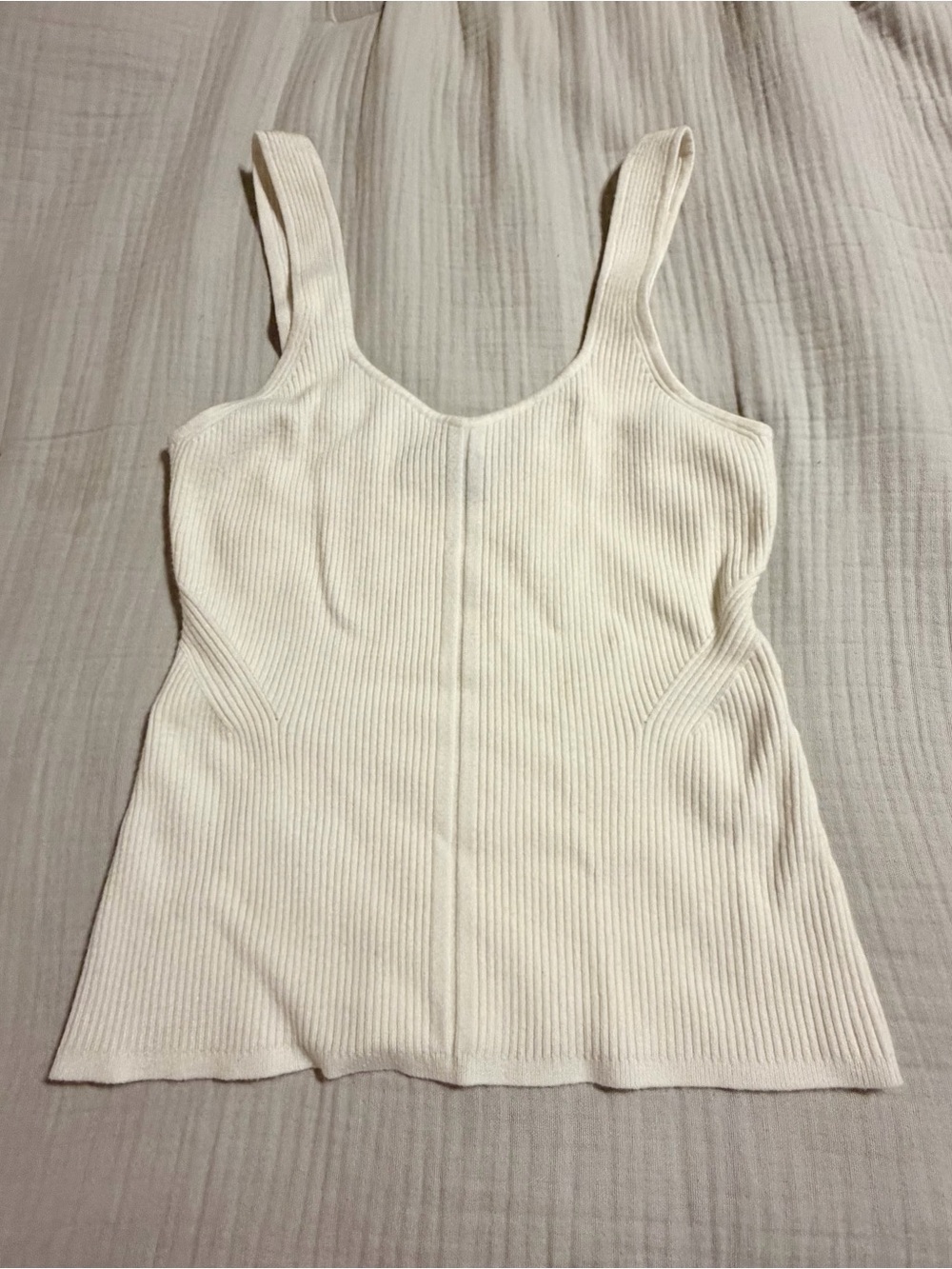 White House Black Market Cream Ribbed Scoop Tank Sz L NEW
